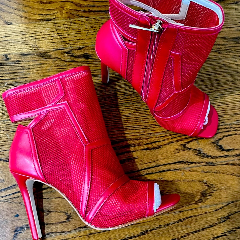 JESSICA SIMPSON-OZWALDI PEEP-TOE MESH BOOT